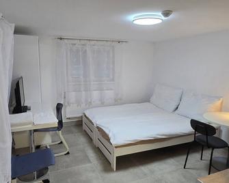 Vu's Home - Apartment Garden - 30m2 - Praga - Habitación