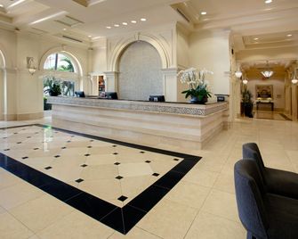 Hilton Naples - נייפלס - לובי