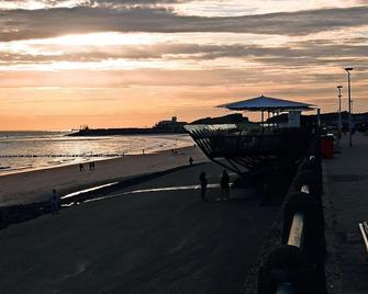 Breakfast At Carin S - Vlissingen - Strand