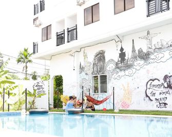 Pool Party Hostel - Siem Reap - Pool