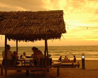 Ocean View Resort - Ko Lanta - Beach
