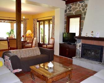 Casa Rural Alcornocalejo - Monesterio - Living room