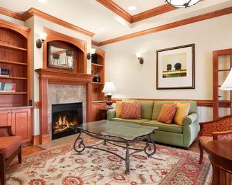 Country Inn & Suites by Radisson Tifton, GA - Tifton - Living room