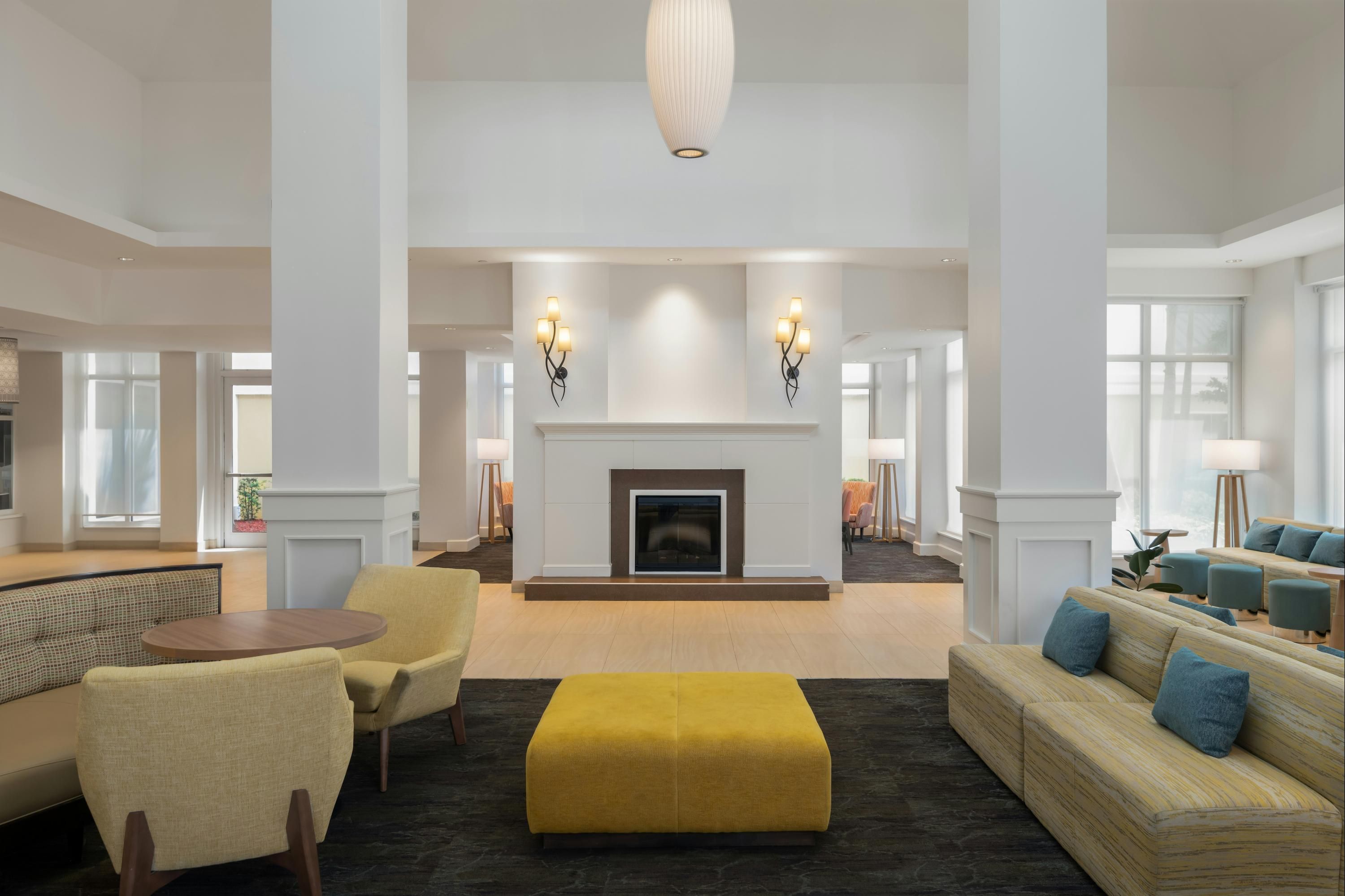 Hilton Garden Inn Daytona Beach Oceanfront - Daytona Beach - Area lounge