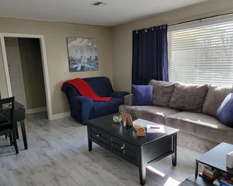 Comfy and Cozy - Lawton - Living room