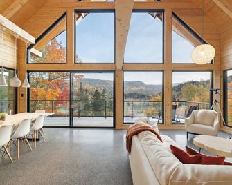 Le Harfång - Vue imprenable - Sauna - 3min du Mont - L'Anse Saint-Jean - Salon