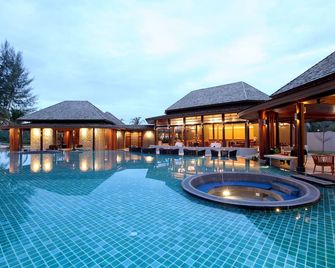 Apsara Beachfront Resort And Villa - Takua Pa - Uima-allas