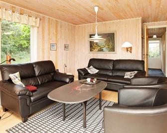 Classy Holiday Home in Henne With Terrace - Henne Strand - Sala de estar