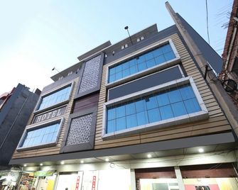 OYO 11882 Hotel Krishna - Bathinda - Building