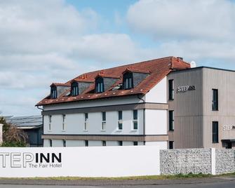 Step Inn The Fair Hotel - Rosbach vor der Höhe - Gebäude
