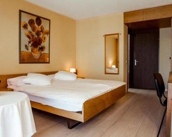 Hôtel Le National - Delémont - Bedroom