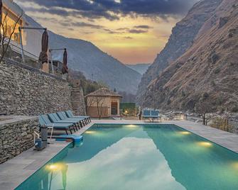 Echor Palm Bliss Riverside Resort & Spa Kasol - Kasol - Piscina