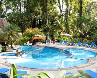 卡里波魯酒店 - 維也荷港 - Puerto Viejo de Talamanca - 游泳池
