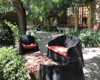 Authentic Farmhouse With Large Swimming Pool, Near Aix En Provence - Ollières - Patio