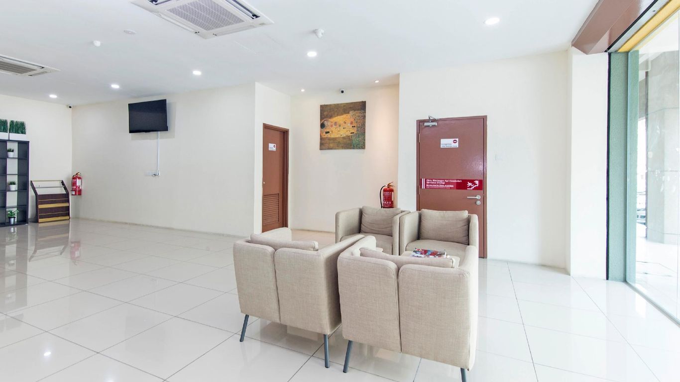 Super OYO 326 Tc Hotel