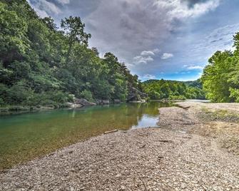 'creekside Hideaway' w/ Fire Pit + Creek Access! - Mountain View