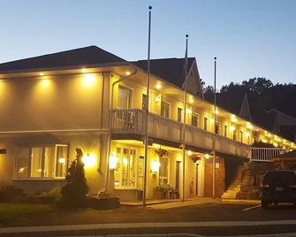 Rainbow Inn - Huntsville - Building