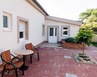 Kollar D - Subotica - Patio