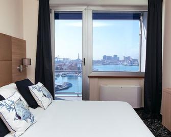 Bluripa Guest House - Genoa - Bedroom