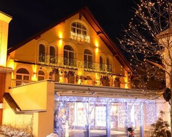 Hotel Post Wrann - Velden am Wörthersee - בניין