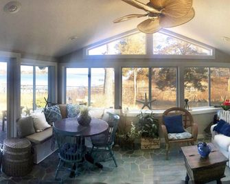 Waterfront Home In Hamptons - Hampton Bays - Lounge