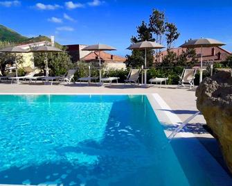 Residence Cilento Holiday Village - Montecorice - Piscina