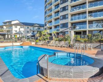 Ocean Front Escape on Palm Beach - Palm Beach - Alberca