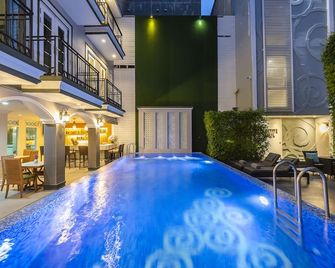 La Petite Salil Sukhumvit Thonglor 1 - Bangkok - Pool