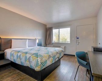 Motel 6-Albuquerque, Nm - Midtown - אלבקורקי - חדר שינה