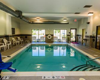 Hampton Inn and Suites Jamestown - Jamestown - Pool