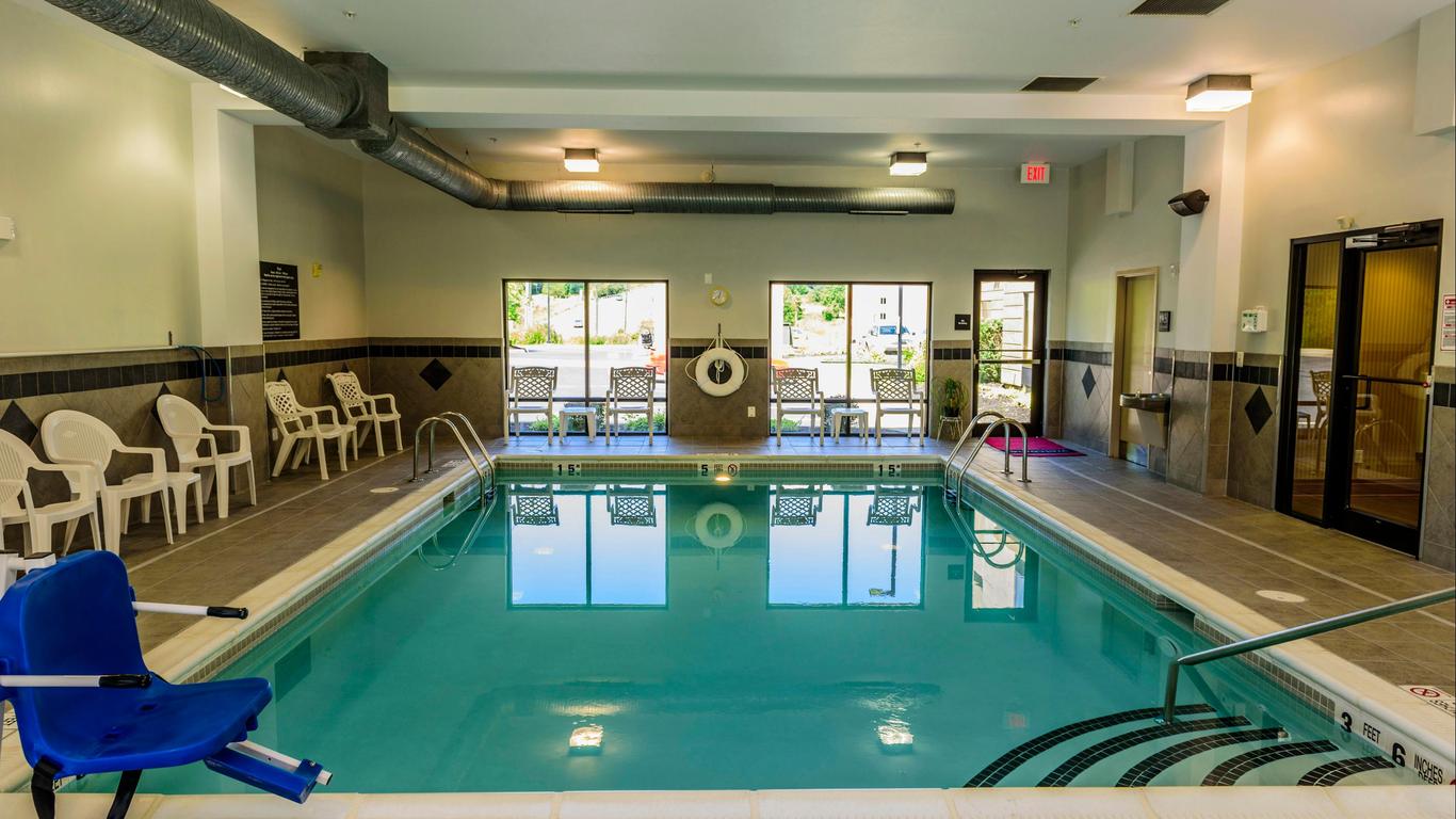 Hampton Inn and Suites Jamestown