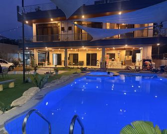Tagaytay Villa Ariane Resort - Tagaytay - Piscina