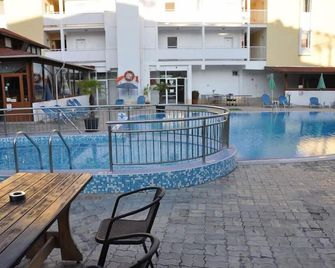 Hotel Belleville - Nesebar - Piscina