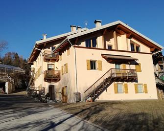 Borgo Tasini, Sant'orsola Terme (Tn) - Sant'Orsola - Edificio