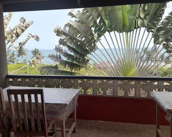 Paradise Ocean Resort - Cape Coast - Balcón