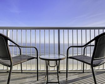 Sands Ocean Club - מירטל ביץ' - מרפסת