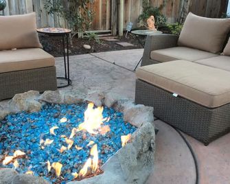 Seq Parks-House With Hot Tub Fire Pit Ko - Visalia - Binnenhof