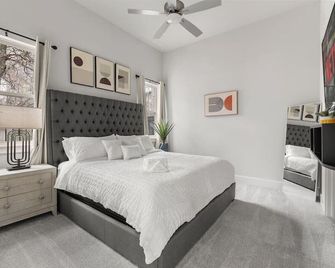 Brand New Family Home Near Downtown - Dallas - Bedroom