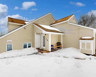 Hibernation Station - Thornton - Building