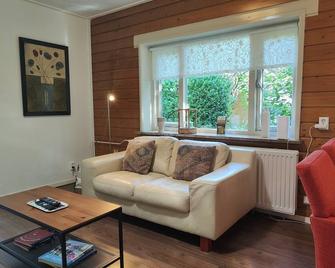 Cottage In Veluwe Near Forest Park, Clea - Garderen - Huiskamer