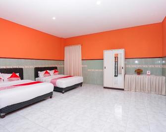 OYO 2707 Graha Surya Syariah - Mojokerto - Habitación