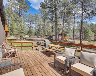 Private Black Hills Home with Corral Horses Welcome - Custer - Balcony