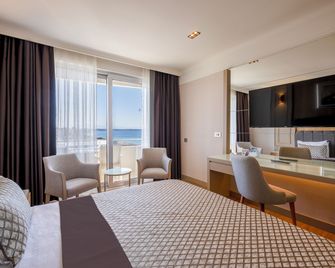 Porto Bello Hotel Resort & Spa - Antalya - Sovrum