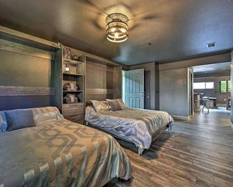 Swim Spa & Private Tavern: Sedona Hideaway! - Sedona - Phòng ngủ