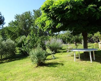 T2 ground floor villa level access terrace garden - Cadenet - Patio