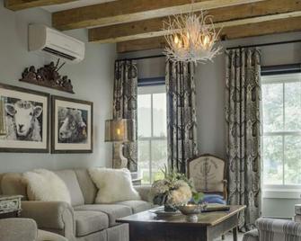 Stowe Globe - The Ultimate Stowe Village Getaway - Stowe - Living room