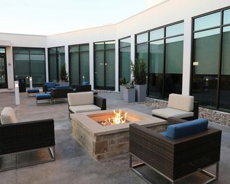 Hilton Garden Inn Austin Airport - Austin - Uteplats