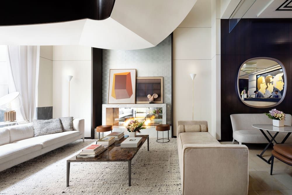 ذا لانغام، نيو يورك، فيفث أفينو