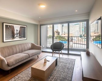 Alcanfores 1262 by Wynwood House - Lima - Living room