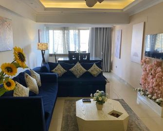 Casa De Horyea - Cairo - Living room